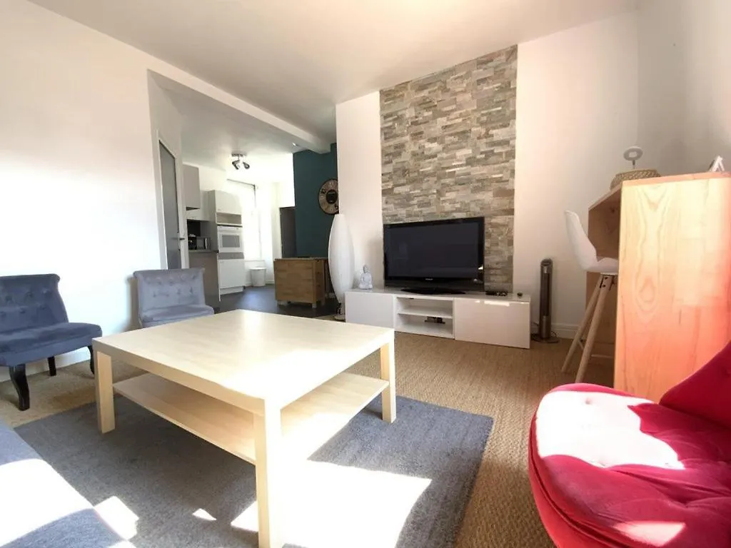 653 - Appartement A Erquy, A 100M De La Plage Et Des Commerces 0*, Erquy France